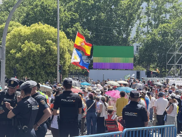 TV attempting to broadcast Pope Leo XIV's mass in Madrid #1 – Image